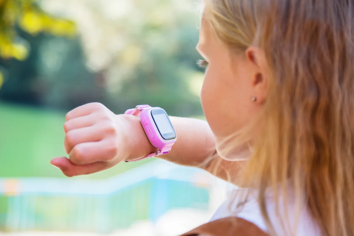 Tech-Savvy Parenting: Stay Connected with Your Kids through Smartwatch Video Calls — illustration 5