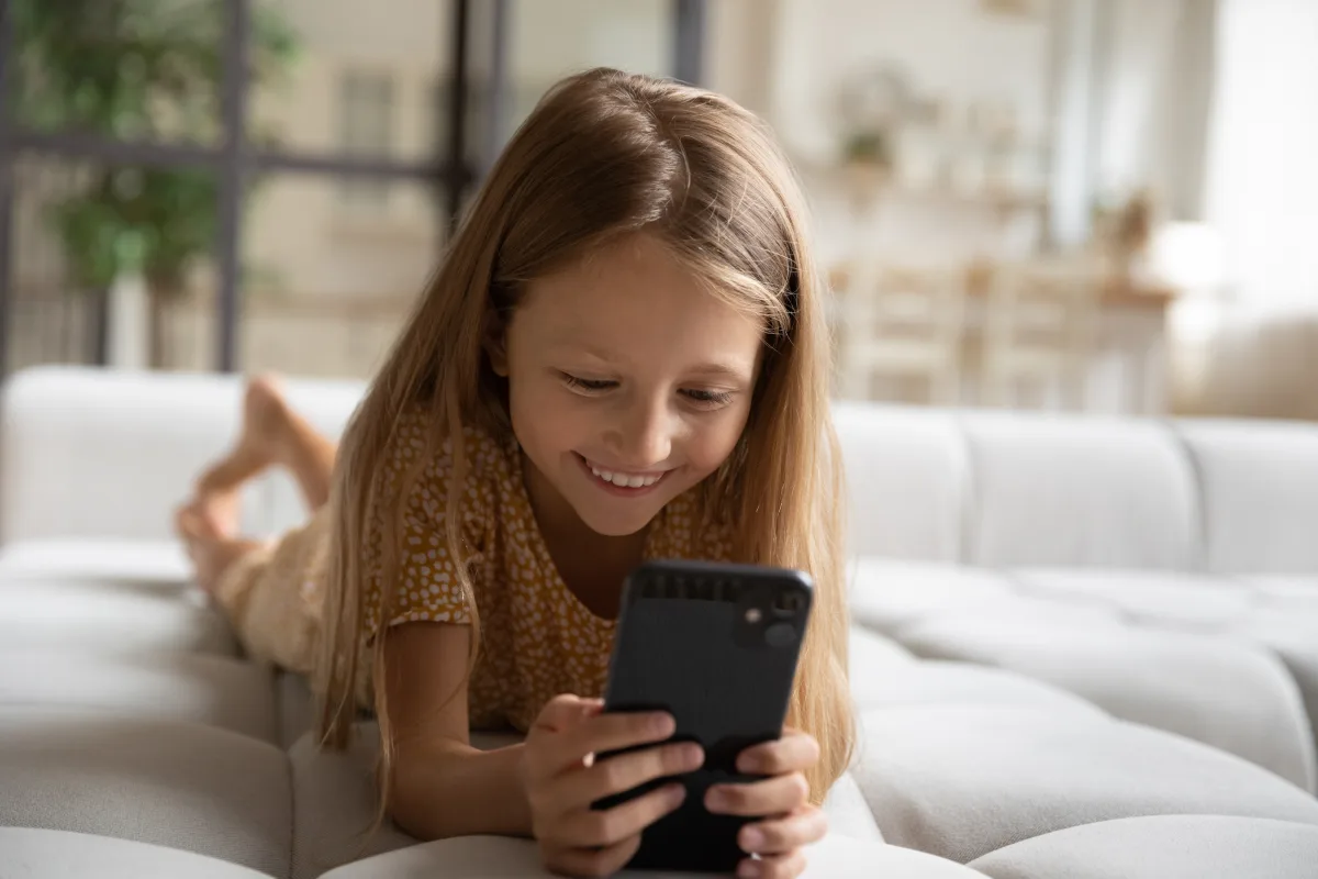 Smartcom: Offering An Alternative to Parental Control Apps — illustration 1