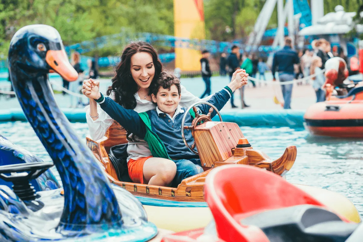 How Wearable Technology is Making Family Travel Easier and Safer — illustration 7
